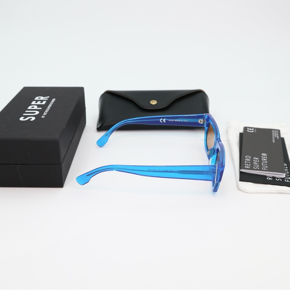 RETROSUPERFUTURE | Blue Roma Sunglasses - Picture 6 of 12